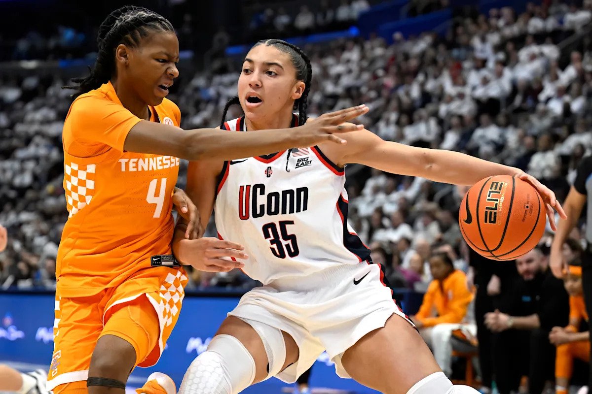 El No. 1 UConn abre el partido cerrado contra el No. 15 Tennessee con una paliza de 30 puntos para mejorar a 23-0