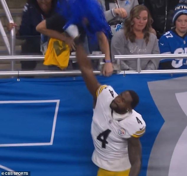 Fanático de la NFL busca una demanda de $100 millones por acusaciones de que fue racista con la estrella de los Steelers, DK Metcalf, en una airada pelea