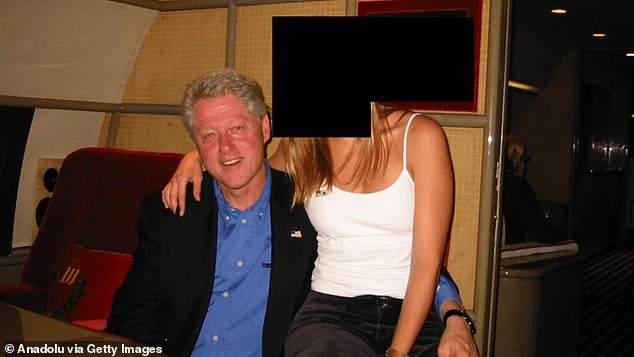 Bill Clinton se enfrenta a Epstein “aún más” cuando se convierte en el primer expresidente en ser llevado ante el Congreso.