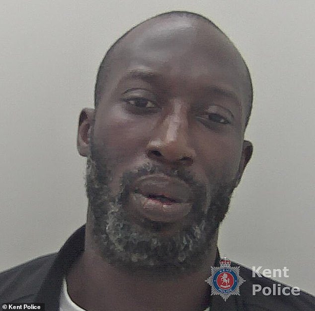 Un violento abusador doméstico secuestró y aterrorizó a dos mujeres, después de encontrarlas en aplicaciones de citas