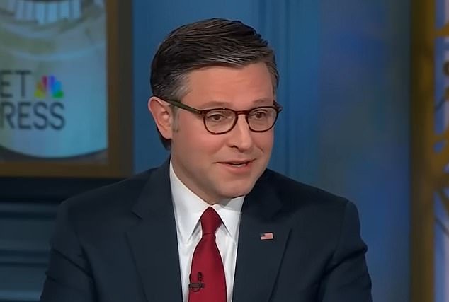 El presidente de la Cámara de Representantes rechaza las demandas de los demócratas mientras enfrenta una ardua batalla para aprobar el acuerdo de financiación negociado por Trump.