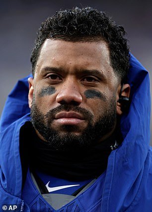 El ícono de la NFL Russell Wilson responde enojado después de ser nombrado en el último comunicado de los archivos de Epstein