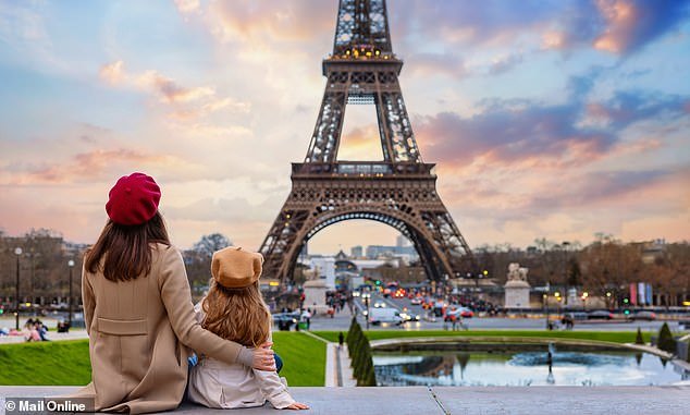 Una familia busca tutoría valorada en £160.000 como “arquitecto educativo” para tres niños menores de ocho años durante un viaje de un año a Europa