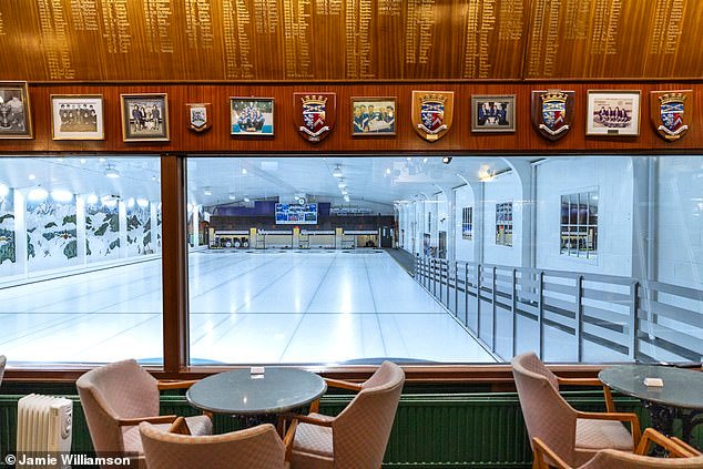 ¡Helado, helado, bebés! Daily Mail Sport descubre el increíble legado familiar que impulsa el éxito del curling desde la parte trasera de un hotel de Stranraer