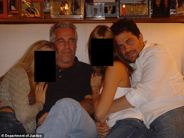 El director de Melania deja las cosas claras con Epstein y la mujer misteriosa