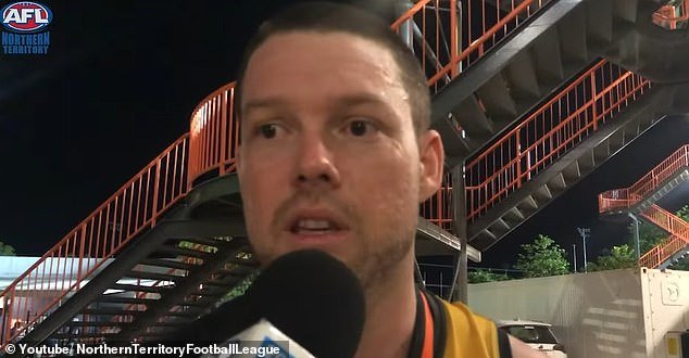 Un jugador de fútbol demanda a la AFL después de que una conmoción cerebral ‘catastrófica’ por un golpe en la cabeza provocara pérdida de audición y memoria