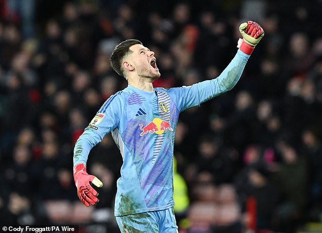 Los gigantes turcos están interesados en fichar al portero del Leeds United, ¡después de que su oferta por uno de sus rivales fuera rechazada!