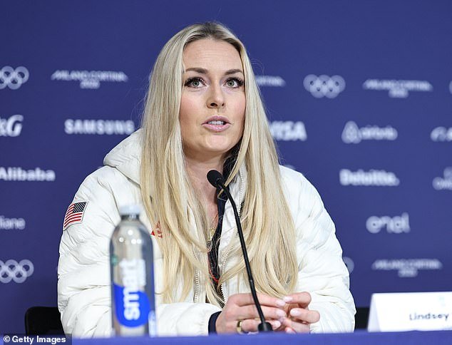 Lindsey Vonn, de 41 años, revela que competirá en los Juegos Olímpicos de Invierno… a pesar de haber sido trasladada de urgencia al hospital hace cuatro días con un ligamento cruzado anterior desgarrado.