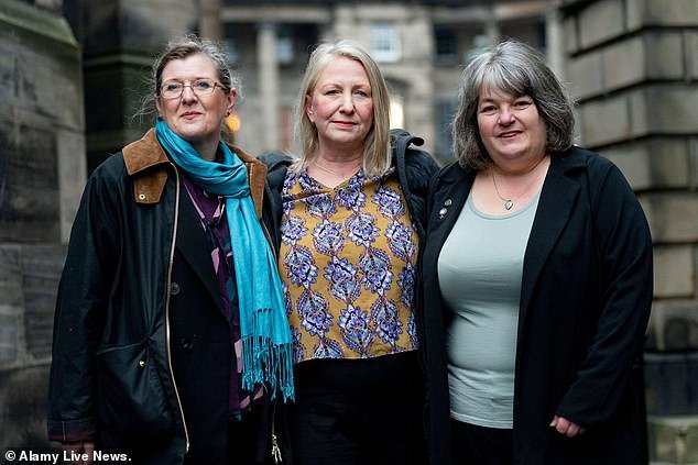 El tribunal dijo que el gobierno escocés estaba utilizando a las mujeres como “peones” en la política penitenciaria para personas transgénero.