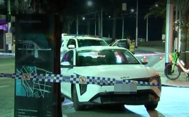 Adolescente es apuñalado en la cara en McDonald’s en St Kilda, Melbourne