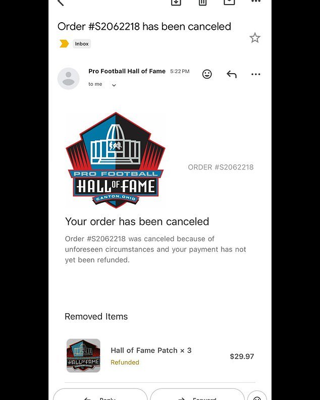 Jordon Hudson avergüenza públicamente al miembro del Salón de la Fama mientras planea su enojada venganza después de desairar a su novio Bill Belichick.