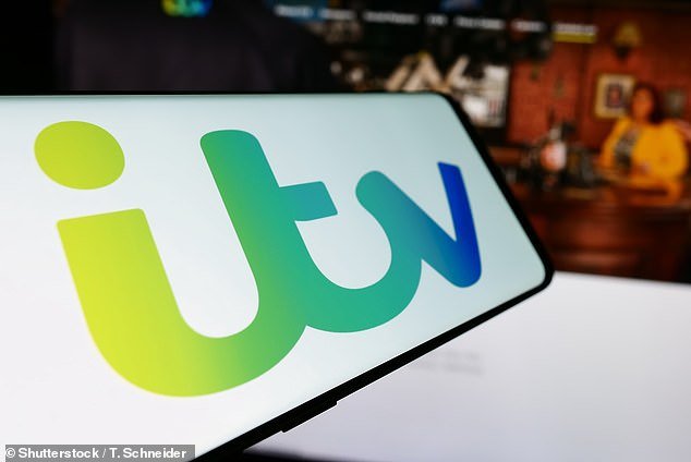 La idea publicitaria de ITV a mitad del partido para Six Nations es una vergüenza sórdida y para acaparar dinero. Serás una distracción y una muy desagradable. Y todo es culpa de Beeb, escribe JONATHAN McEVOY