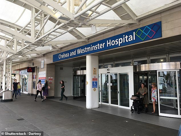 La matrona que se encierra en habitaciones laterales del hospital para respirar el gas y el aire destinados a las madres en trabajo de parto será despedida