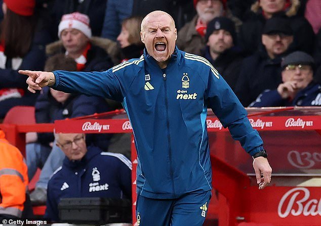 Sean Dyche afirma que los estadios NO son tan hostiles como lo eran hace 30 años cuando Nottingham Forest se preparaba para enfrentar a Leeds en el pebetero de Elland Road.