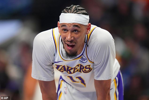 La estrella de los Lakers es suspendida por empujar a la MASCOTA del equipo contrario en un impactante momento previo al juego