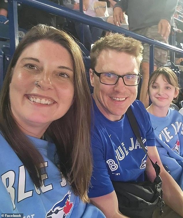 Los angustiados padres de la víctima transgénero del tiroteo en la escuela dijeron que el niño les dio la noticia de la muerte nueve horas después porque la policía no se ocupó del asunto.