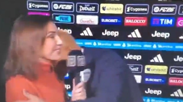 ‘Esto no es acoso’: un reportero de fútbol defiende al entrenador de la Juventus después de que él la besara en vivo en medio de una entrevista