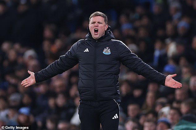 Wataru Endo está fuera ‘por mucho tiempo’ en un golpe ante Arne Slot y Liverpool… y Eddie Howe responde a dos grandes despidos: CONSTRUCCIÓN DE LA COPA FA EN VIVO