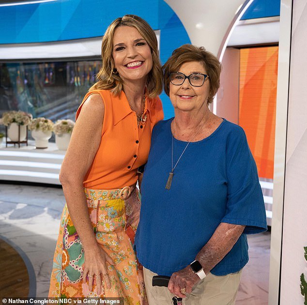 Nuevos e inquietantes detalles de las cámaras de seguridad que podrían explicar cómo el secuestrador de Nancy Guthrie escapó sin dejar rastro, mientras el vacilante sheriff hace otra confesión probatoria.