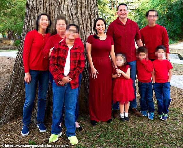 Lea el explosivo texto en el que una asistente casada de un congresista admite su aventura… mientras fuentes internas revelan sus citas secretas en la cabaña antes de prenderse fuego y morir.