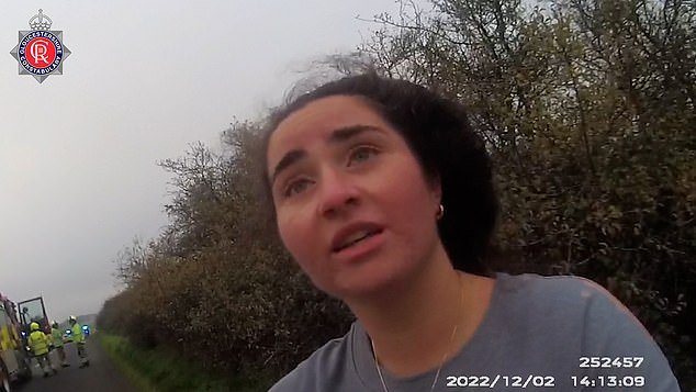 Apenas tres semanas después de superar su examen, una mujer que se grabó conduciendo a exceso de velocidad mató a dos personas en un accidente