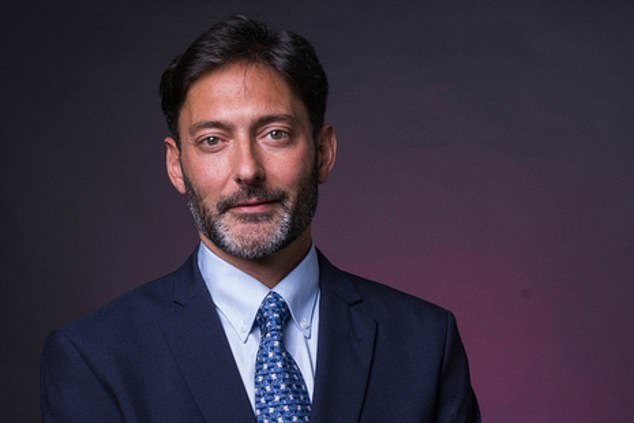 Los retrasos en las votaciones son incorrectos y el listón para posponer las votaciones en las urnas debería ser “muy alto”, dice el organismo de control electoral