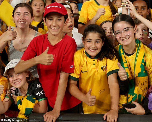 Por qué los aficionados de los Socceroos podrían verse obligados a desembolsar la asombrosa cifra de 300.000 dólares en entradas para la Copa Mundial de la FIFA, después de haber pagado ya 99 dólares sólo para no perdérsela