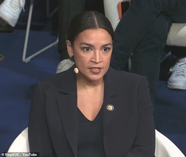 AOC utiliza una impactante ensalada de palabras de “ums” y “ahs” después de que se le preguntara sobre la defensa estadounidense de Taiwán en la Conferencia de Seguridad de Munich.