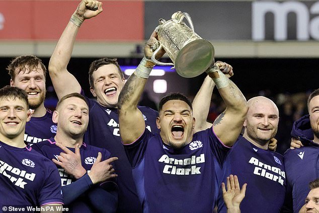 Escocia 31-20 Inglaterra – CLASIFICACIONES DE LOS JUGADORES: ¿Quién quedó gravemente expuesto por las imprudentes patadas de los anfitriones? ¿Quién disfrutó de uno de sus mejores partidos con Escocia? ¿Y cómo le fue a Maro Itoje después de quedar cautivado por Steve Borthwick?