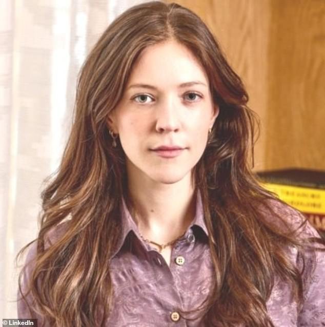 Impulso al “modo NSFW” de ChatGPT cuando su principal crítica interna fue despedida por acusaciones de que discriminó a un colega masculino