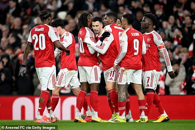 Arsenal 4-0 Wigan: Bukayo Saka brilla en un nuevo y sorprendente papel y Eberechi Eze apuesta por Mikel Arteta mientras los Gunners mantienen vivas sus cuádruples esperanzas de una victoria dominante en la Copa FA