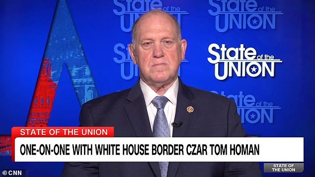 El zar fronterizo Tom Homan aprieta los dientes mientras defiende a los agentes de ICE que usan máscaras para ocultar sus rostros… diciendo que la redada de Minnesota fue un gran éxito.