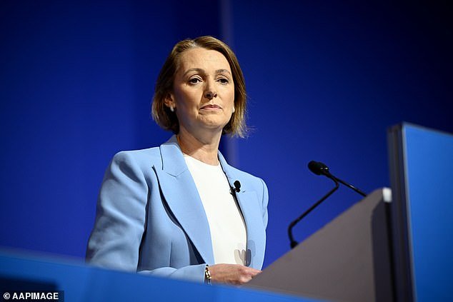 Hay un baño de sangre en el lugar de trabajo en Telstra mientras cientos se enfrentan al hacha mientras el trabajo se envía a la India y la IA toma el control