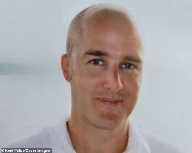 Adolescentes son declarados culpables de homicidio tras atraer a la playa al “pedófilo” de 49 años y matarlo con piedras y una botella