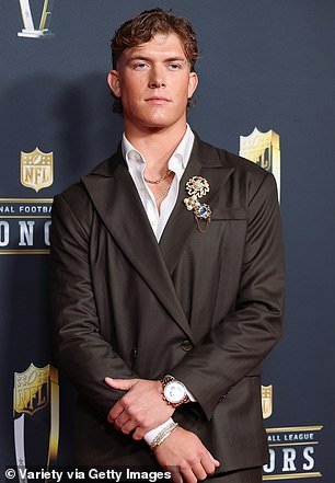 Por qué Jaxson Dart pidió consejo a Travis Kelce y Patrick Mahomes antes de la temporada baja de la NFL