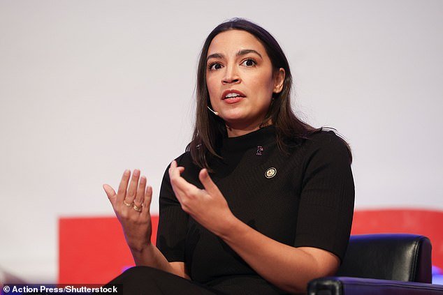 AOC comete un error geográfico fundamental al criticar la política exterior de Trump