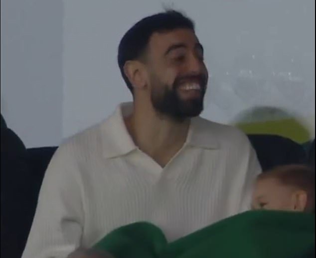 Bruno Fernandes vuela de regreso a Portugal, Manuel Ugarte se adentra en la cultura de Roma y Harry Maguire ve la aurora boreal… mientras Jarrod Bowen se toma una rara escapada de San Valentín con Dani Dyer durante un raro descanso