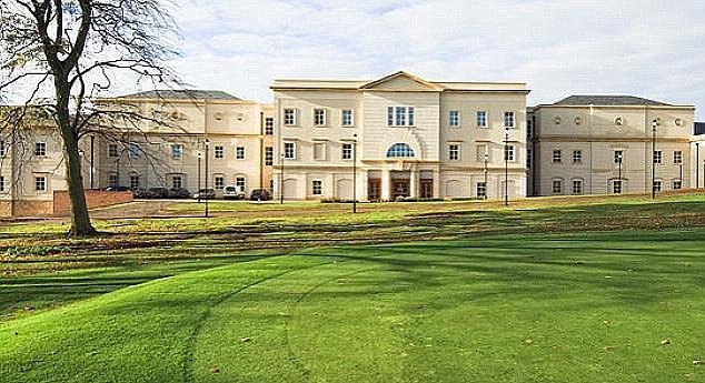 Quince empleados de un hospital psiquiátrico son arrestados por acusaciones de violación, abuso y negligencia