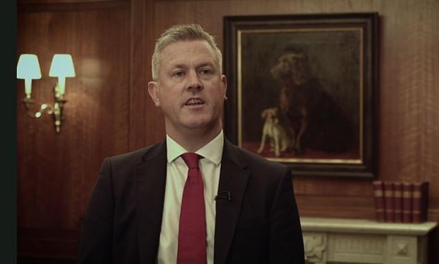 El rico exbanquero de HSBC que desperdició £5.900 en billetes de tren después de utilizar el fraude de billetes ‘donutting’ en viajes desde su casa de £2m a Londres será excluido de los ferrocarriles