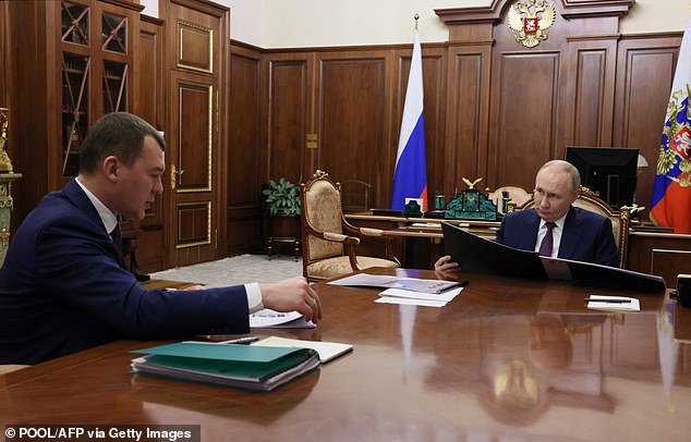 El jefe de deportes de Vladimir Putin acusa a un patinador artístico de “PURA TRAICIÓN” después de cambiar de Rusia a Alemania en los Juegos Olímpicos de Invierno, mientras los políticos amenazan con un cambio brutal en la ley.