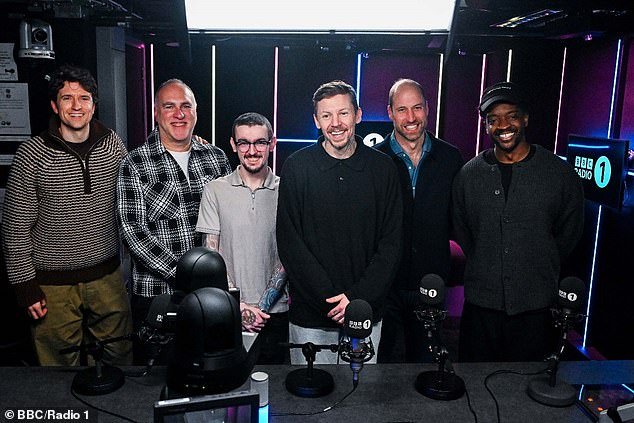 El príncipe William habla sobre la salud mental de los hombres en una conversación sincera con el profesor Green en BBC Radio 1 sobre “comprender sus sentimientos”.