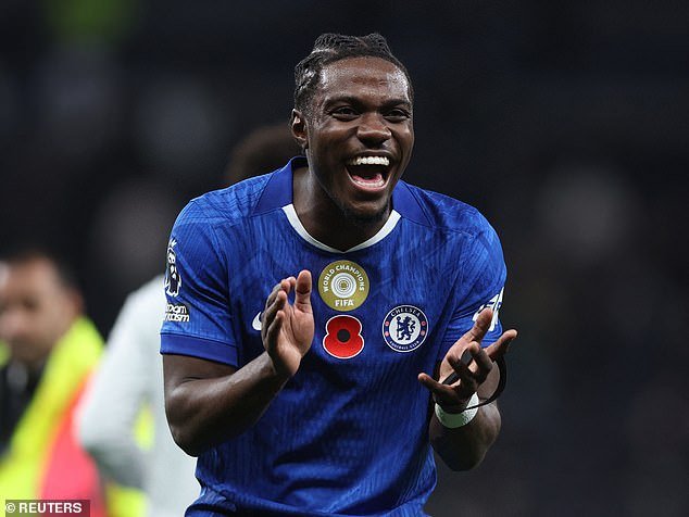 Revelado: Cómo Romeo Lavia está utilizando tecnología de realidad virtual de vanguardia para volver a su mejor nivel (incluso si Martin Odegaard dijo que era demasiado fácil), el castigo que puede esperar el Chelsea debido a los 74 ataques de la FA y la reciente lesión de Marc Cucurella