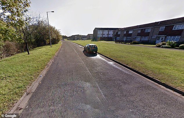 Hombre muerto y adolescente que lucha por su vida tras ser apuñalado en el parque de patinaje de Northampton: cuatro arrestados