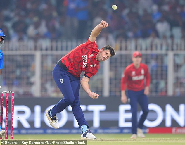 Cómo Jamie Overton lidera a los contendientes de la Copa Mundial T20 de Inglaterra: los cambios en los bolos, la forma en que supera a Jofra Archer, lo que a Harry Brook le encanta de su bateo, el mantra “sé valiente”… pero el error que necesita corregir