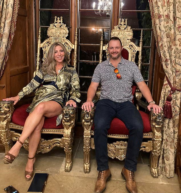 La dueña de un pub que heredó la fortuna de 2,5 millones de libras de Tony Martin no tenía idea de que el granjero que mató a los ladrones le había dejado todo lo que tenía.