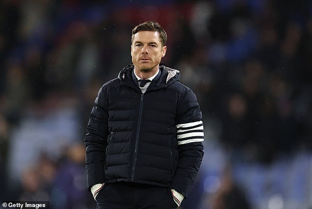 “La ex estrella del Tottenham nombra rival ‘perfecto'”. El jefe de la Premier League, los Spurs, debería contratar este verano; como héroe de culto, apunta al Arsenal antes del derbi del norte de Londres.