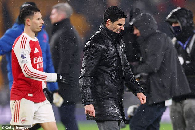 Mikel Arteta “puede que no esté en el Arsenal”, advierte Alan Shearer, si los Gunners vuelven a fracasar en la carrera por el título de la Premier League