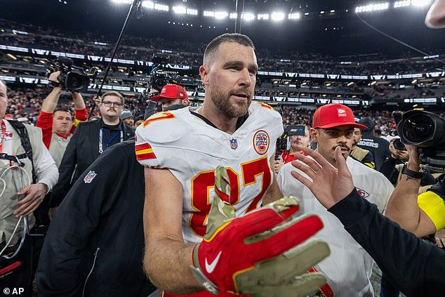 El compañero de Travis Kelce deja fuera a un analista y pide a los Chiefs que abandonen al legendario ala cerrada
