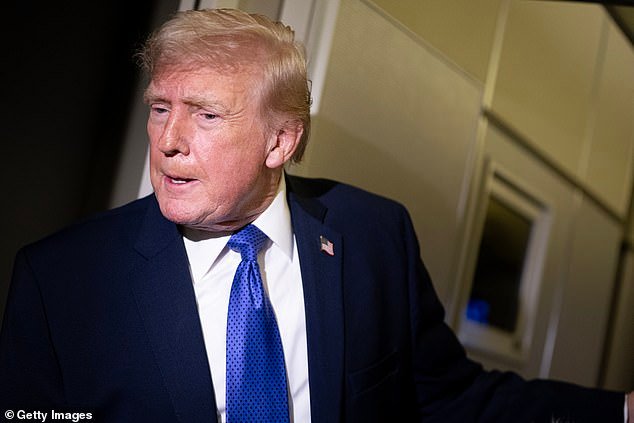 Trump se “inclina hacia la opción preferida para atacar a Irán” mientras intenta obligar a Teherán a cumplir con sus demandas nucleares.