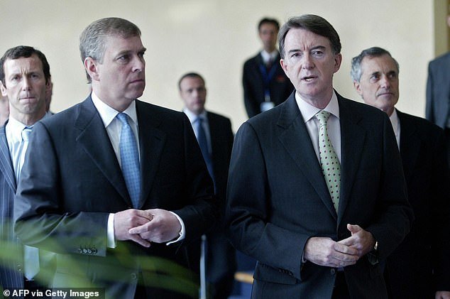 Peter Mandelson “ayudó a Andrés a conseguir el puesto de enviado comercial en contra de los deseos del rey Carlos”, e insistió en que la familia real estaba “bien calificada” para el puesto.